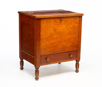 SOUTHERN SHERATON CHERRY SUGAR CHEST.