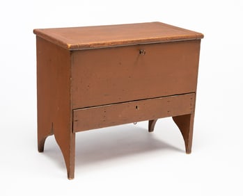 MINIATURE AMERICAN RED-PAINTED PINE MULE CHEST.