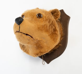 FAUX-TAXIDERMY GROWLING BEAR HEAD WALL MOUNT.