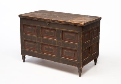 AMERICAN SHERATON PAINT-DECORATED POPLAR BLANKET CHEST.