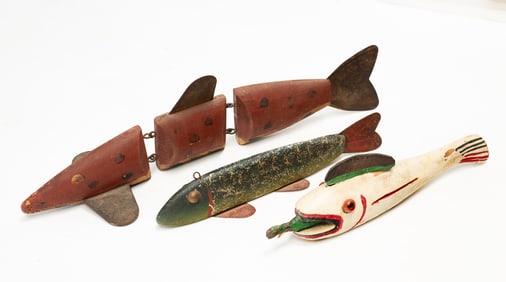 THREE AMERICAN FOLK ART CARVED AND PAINTED ICE FISHING DECOYS, INCL. JOINTED EXAMPLE.