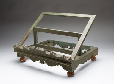 AMERICAN PAINTED ADJUSTABLE TABLETOP BOOKSTAND.