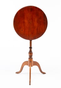 AMERICAN CHERRY TILT-TOP CANDLESTAND.