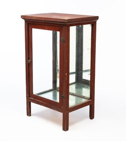 AMERICAN RED-WASHED PINE DISPLAY CABINET.