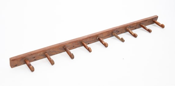 AMERICAN PINE PEG RAIL.