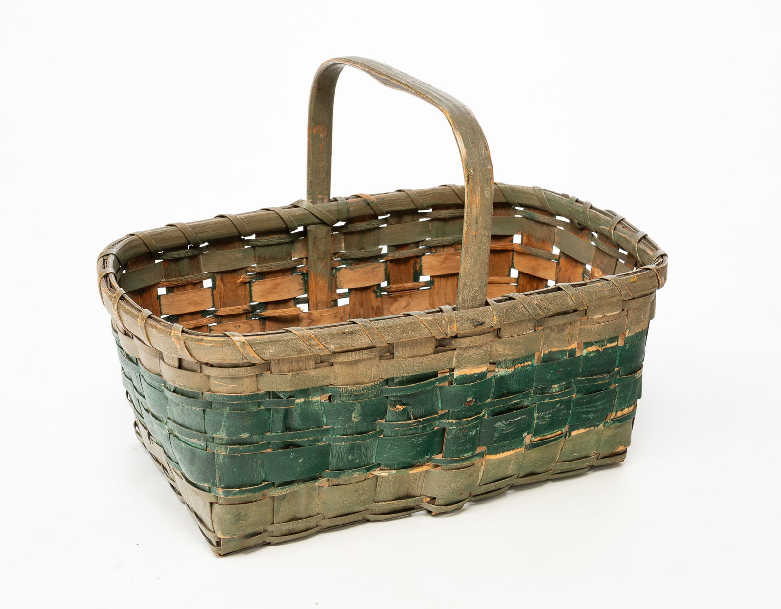 AMERICAN SPLINT-WOVEN BASKET WITH PAINTED DECORATION. (1 of 4)