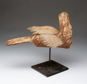 AMERICAN FOLKSY CARVED BIRD.