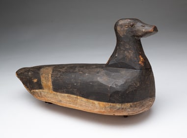 AMERICAN FOLK ART CARVED AND PAINTED COOT DECOY.