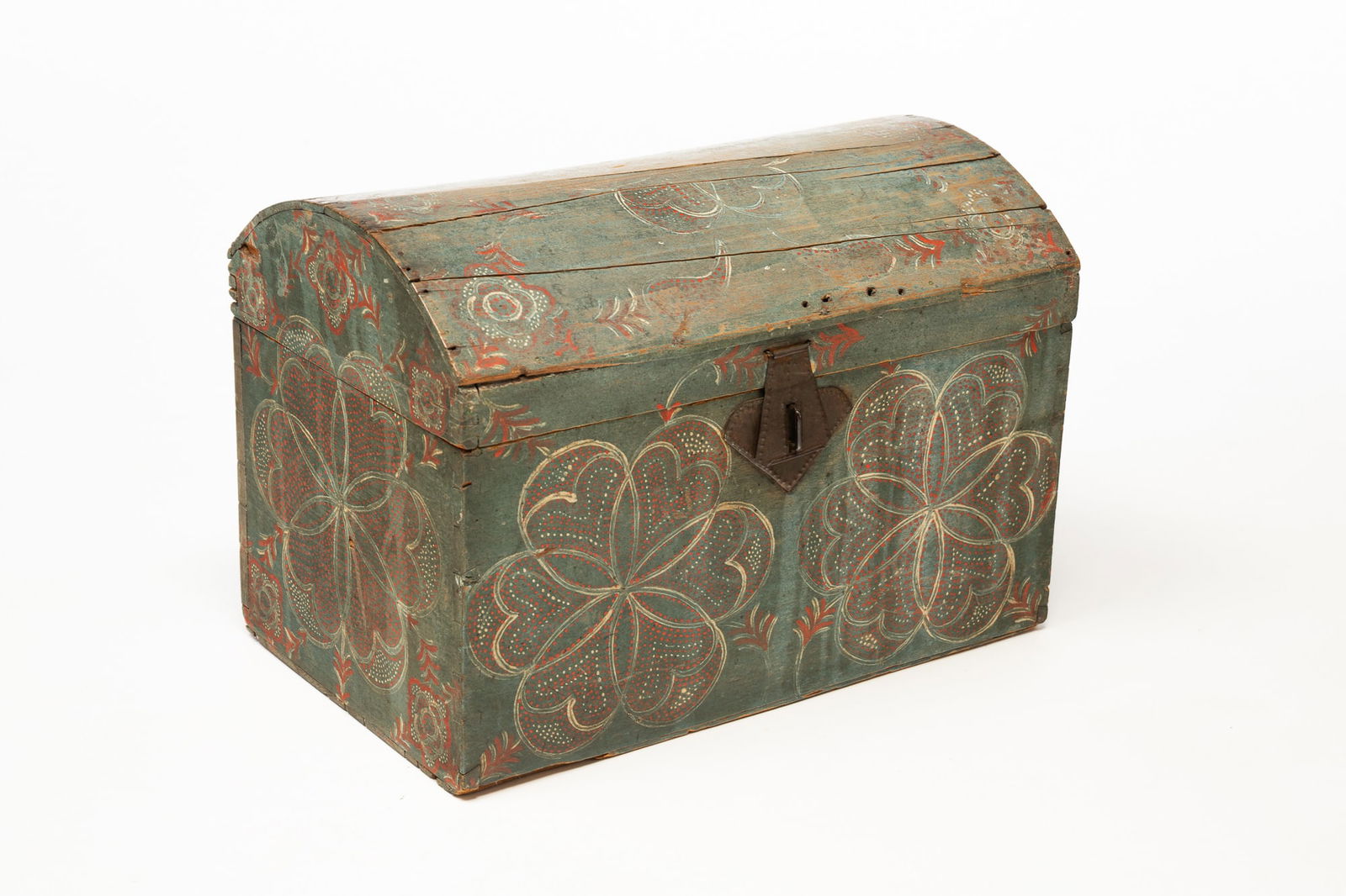 COMPASS ARTIST (LANCASTER COUNTY, PENNSYLVANIA) PAINT-DECORATED POPLAR DOME TOP BOX. (1 of 6)