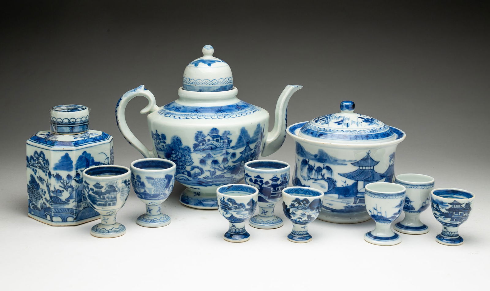 GROUP OF ELEVEN BLUE AND WHITE CANTON PORCELAIN ITEMS. (1 of 8)