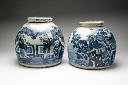 TWO CHINESE BLUE AND WHITE PORCELAIN GINGER JARS WITH LIDS.