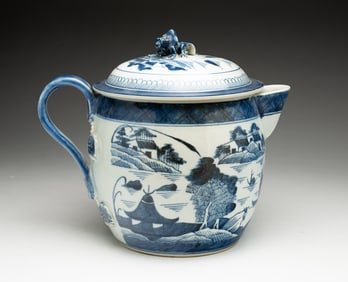 LARGE BLUE AND WHITE CANTON PORCELAIN CIDER JUG.