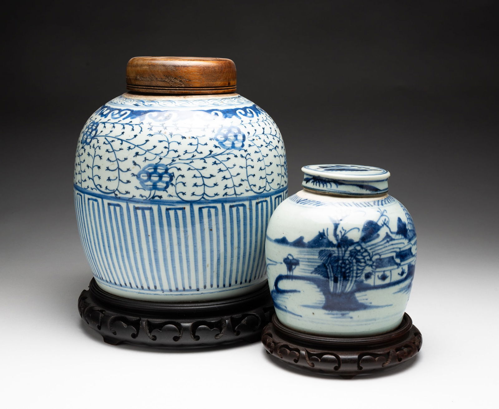 TWO CHINESE BLUE AND WHITE PORCELAIN GINGER JARS. (1 of 3)