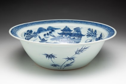LARGE CHINESE BLUE AND WHITE CANTON PORCELAIN WASH BOWL.