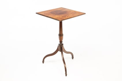FEDERAL MAHOGANY CANDLESTAND.