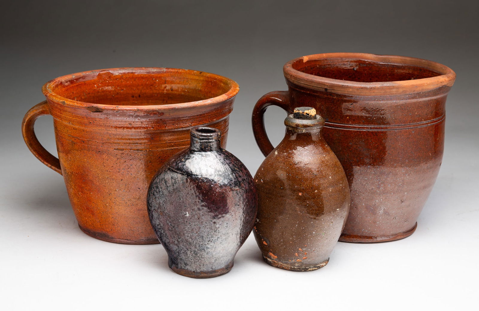 FOUR AMERICAN REDWARE ITEMS. (1 of 4)