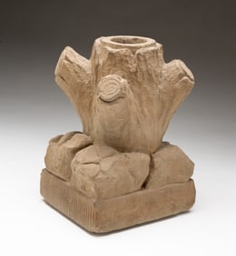 AMERICAN FOLK ART CARVED LIMESTONE TREE STUMP.