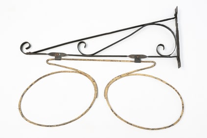 AMERICAN PAINTED METAL EYEGLASSES OPTICIAN TRADE SIGN.