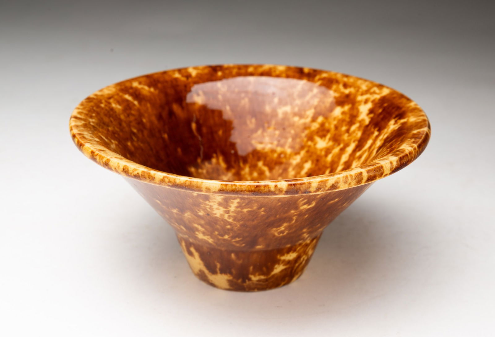 AMERICAN YELLOWWARE CANNING JAR FUNNEL IN ROCKINGHAM GLAZE. (1 of 4)