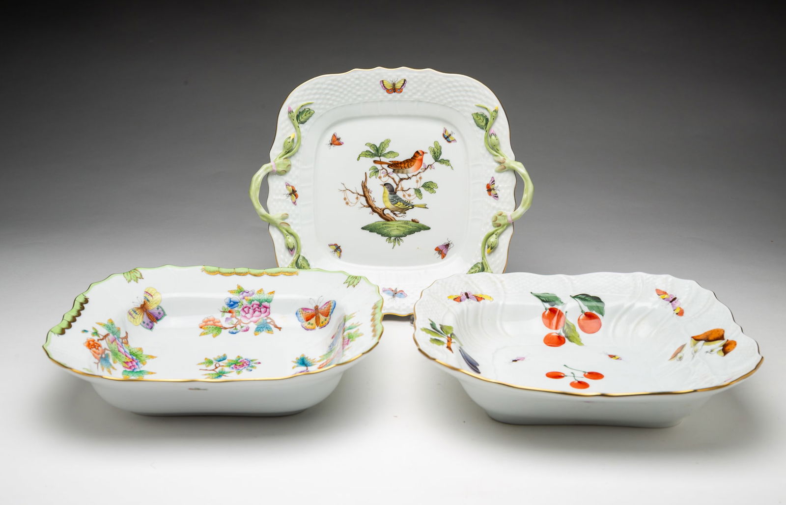 THREE HEREND PORCELAIN SERVING DISHES IN THE ROTHSCHILD BIRD, QUEEN VICTORIA, AND GARDEN MARKET (1 of 6)