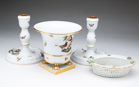 FOUR HEREND ROTHSCHILD BIRD PORCELAIN TABLE ITEMS.