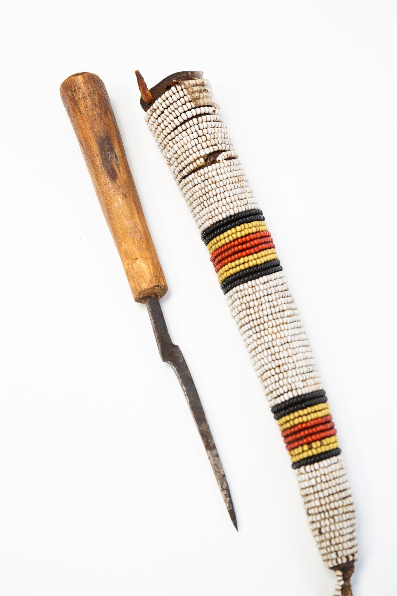 NATIVE AMERICAN BEADED AWL CASE WITH AWL. (1 of 3)