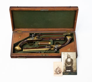 FINE CASED PAIR OF BRASS-MOUNTED BRITISH OFFICER'S PISTOLS.