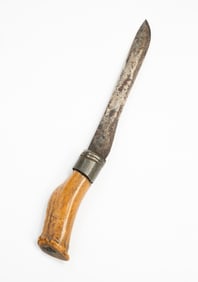 BLACKSMITH-MADE FIXED BLADE KNIFE WITH BONE HANDLE.