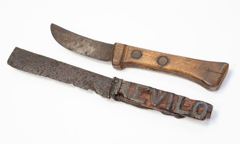 TWO FIXED BLADE WOOD HANDLED KNIVES.