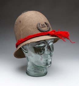 AMERICAN POLICE PITH HELMET.