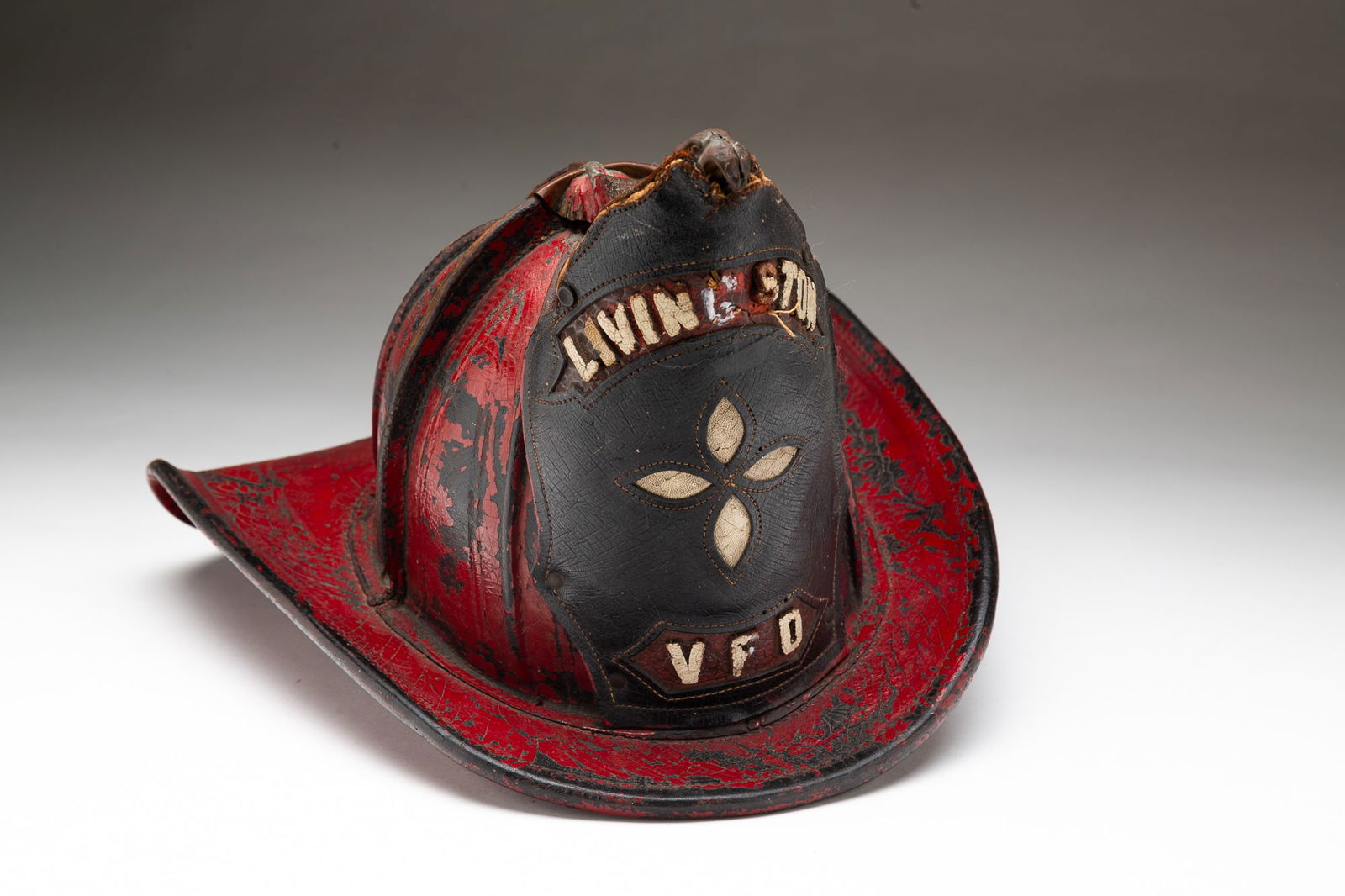 CAIRNS & BROTHER RED LEATHER FIRE HAT OR HELMET. (1 of 5)