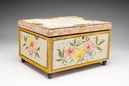 AMERICAN PAINT-DECORATED POPLAR FOOTED BOX.