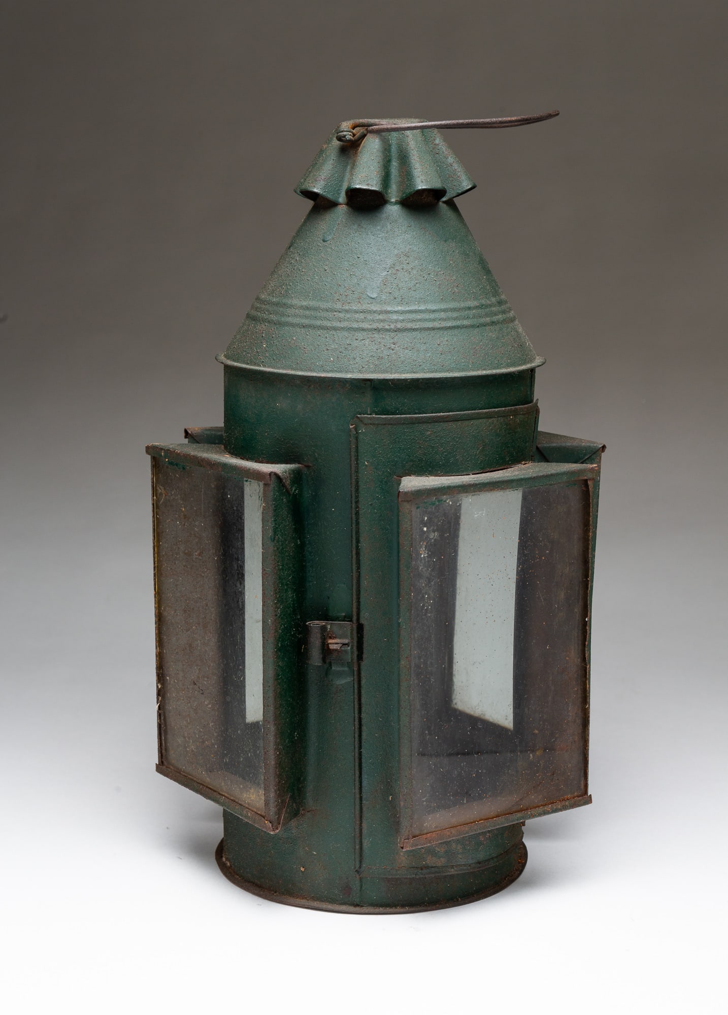 AMERICAN GREEN-PAINTED TIN AND GLASS CANDLE LANTERN. (1 of 4)