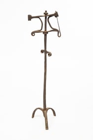 AMERICAN WROUGHT IRON FLOOR RUSH LIGHT CANDLE HOLDER.
