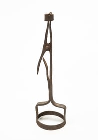 AMERICAN WROUGHT IRON TABLE TOP RUSH LIGHT HOLDER.