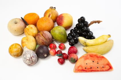 TWENTY PIECES OF STONE FRUIT.