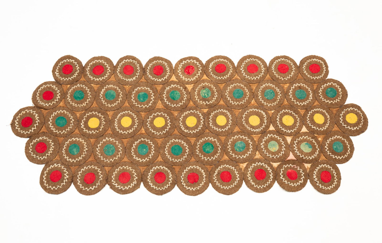 WONDERFUL AMERICAN WOOL AND FELT PENNY RUG. (1 of 4)