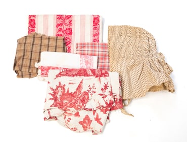 GROUP OF SIX AMERICAN COTTON AND LINEN TEXTILE FRAGMENTS.