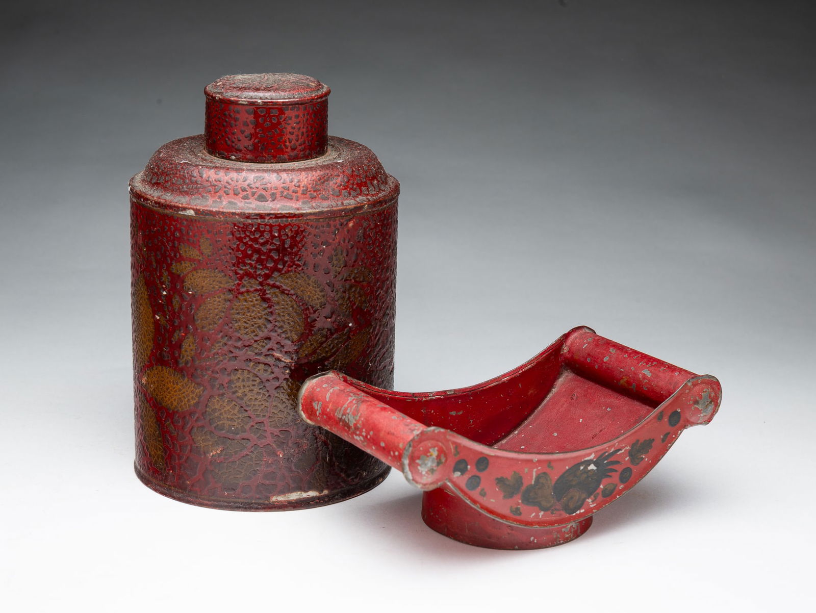 AMERICAN TOLE-PAINTED BOWL AND TEA CADDY. (1 of 3)