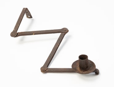 AMERICAN IRON WALL-MOUNTED ADJUSTABLE LIGHTING DEVICE