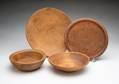 FOUR AMERICAN TREENWARE PLATES AND BOWLS.