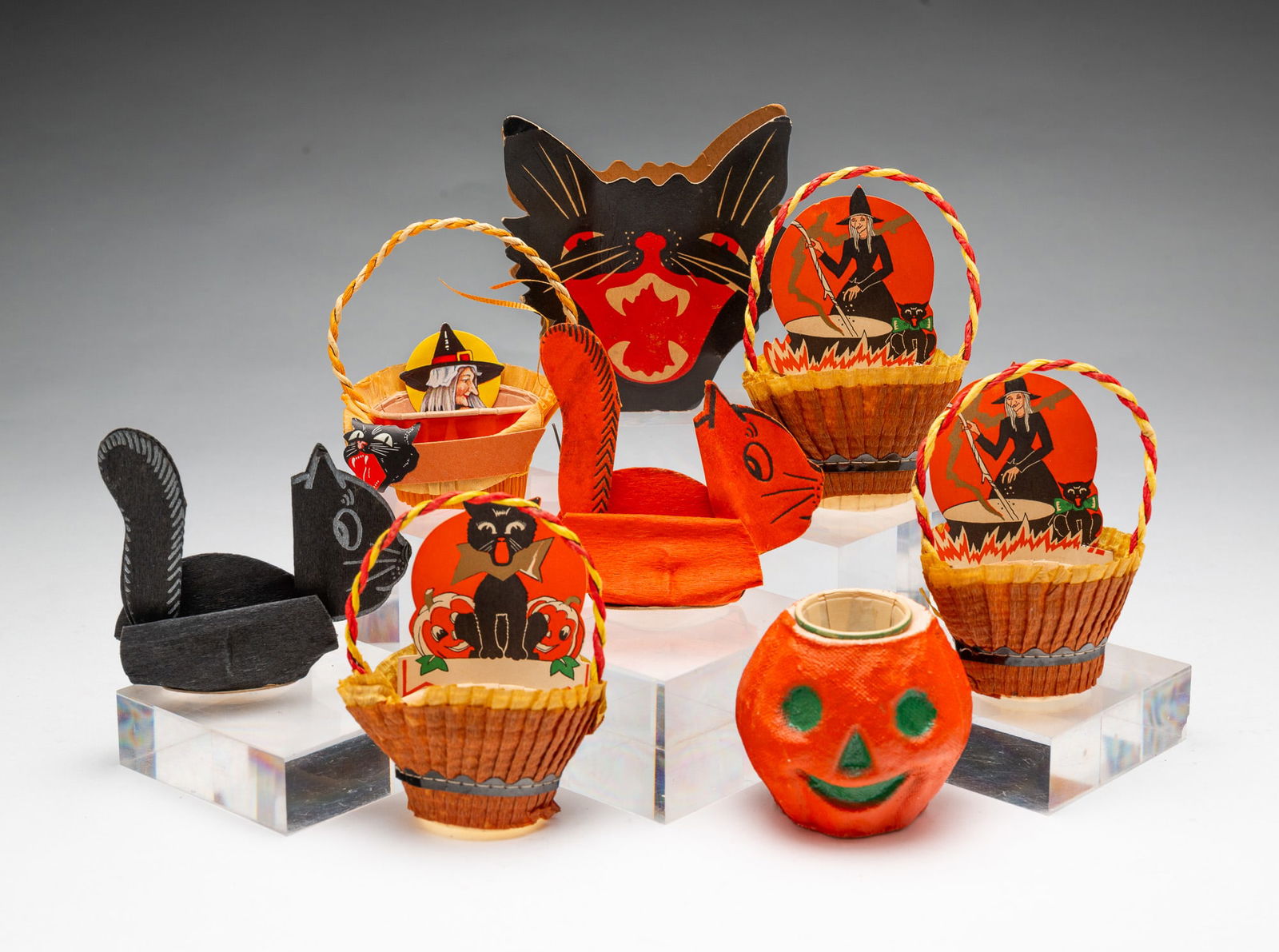 COLLECTION OF EIGHT HALLOWEEN CANDY CONTAINERS AND NUT CUPS. (1 of 4)