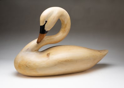 LARGE N. HAYES (AMERICAN) CARVED AND PAINTED SWAN DECOY, DATED 1985.