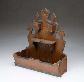 AMERICAN FOLK ART PAINTED PINE WALL POCKET.