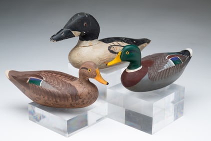 THREE MINIATURE AMERICAN CARVED AND PAINTED DUCK DECOYS, INCL. BOB JOBES (HAVRE DE GRACE, MARYLAND).