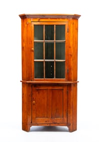 AMERICAN PINE CORNER CUPBOARD.