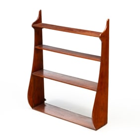 AMERICAN MAHOGANY FOUR-TIER WHALE END SHELF.