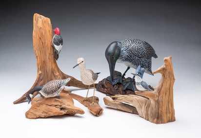 FIVE AMERICAN CARVED AND PAINTED BIRDS.