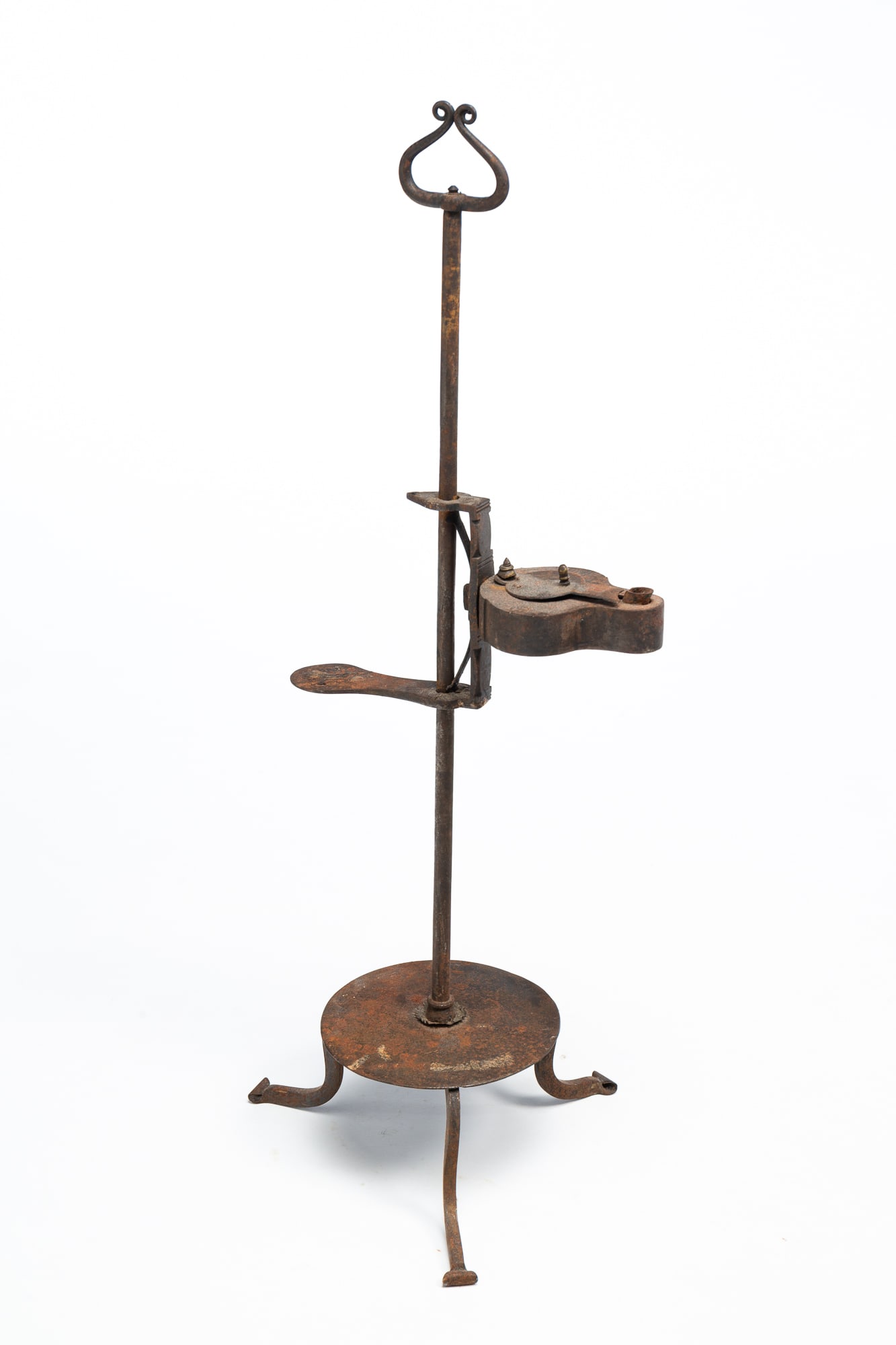 AMERICAN WROUGHT IRON ADJUSTABLE TABLETOP BETTY LAMP. (1 of 5)