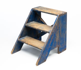 AMERICAN BLUE-PAINTED PINE STEP STOOL.